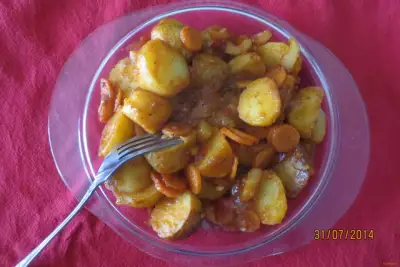 Картофель с овощами в соусе рецепт с фото