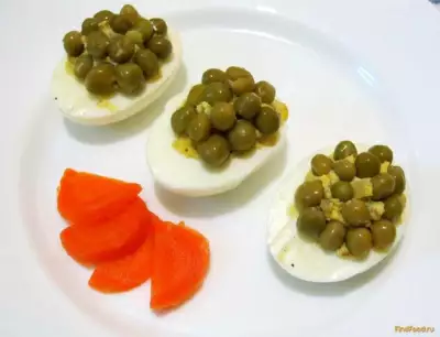Фаршированные яйца с зеленым горошком рецепт с фото