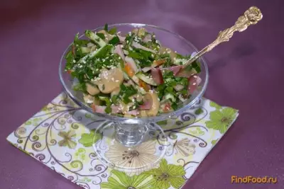 Сочный салат с варено копченым балычком