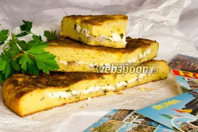 Картофельный хлеб с козьим сыром луком и тимьяном