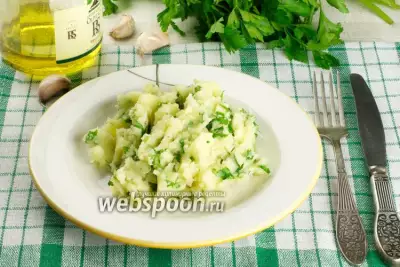 Картофельное пюре с чесноком и зеленью