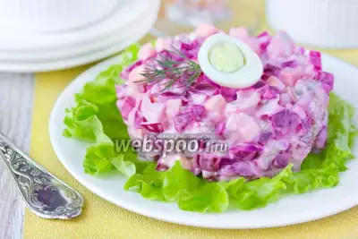 Салат со свёклой сыром и сельдью
