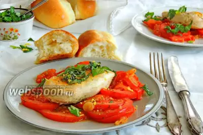 Куриное филе с помидорами с базиликом