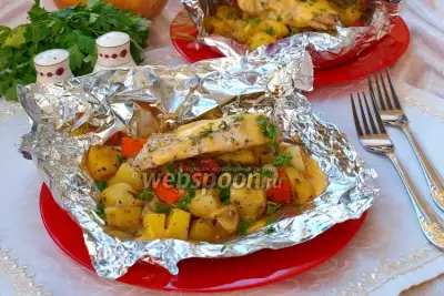 Конвертики с куриным филе, тыквой и картофелем