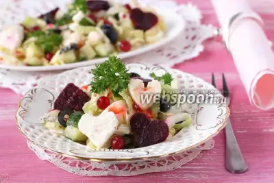 Салат с пекинской капустой и сыром фета с огурцом