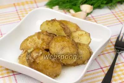Молодой картофель в сухарях