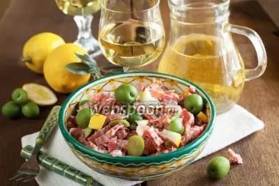 Колбасный салат с салями «Средиземноморский» фото