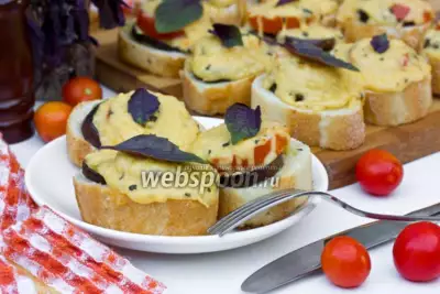 Бутерброды под сырно базиликовой корочкой