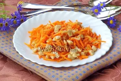 Салат острый из моркови и курицы