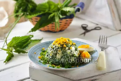 Салат из крапивы и яиц