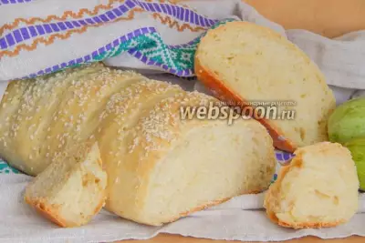 Кабачковый хлеб с чесноком и кунжутом