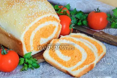 Полосатый томатно-пшеничный хлеб