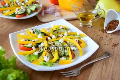Овощной салат с козьим сыром
