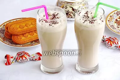 Молочно-кофейный коктейль с мороженым и мёдом