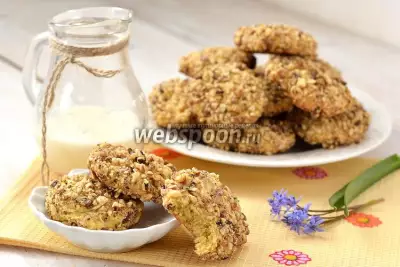 Кукурузно-ореховое печенье с изюмом