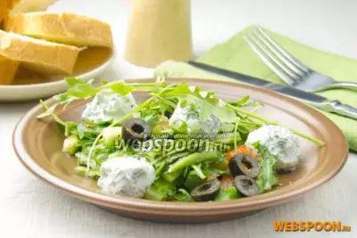 Овощной салат с сыром Фета