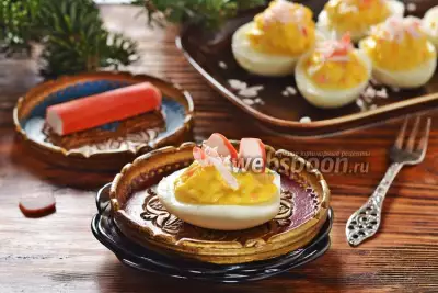 Яйца фаршированные крабовыми палочками