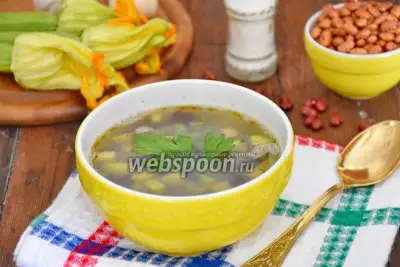 Фасолевый суп с цукини