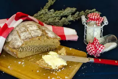 Бездрожжевой хлеб с розмарином