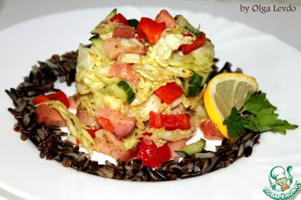 салат разноцветный с чёрным рисом