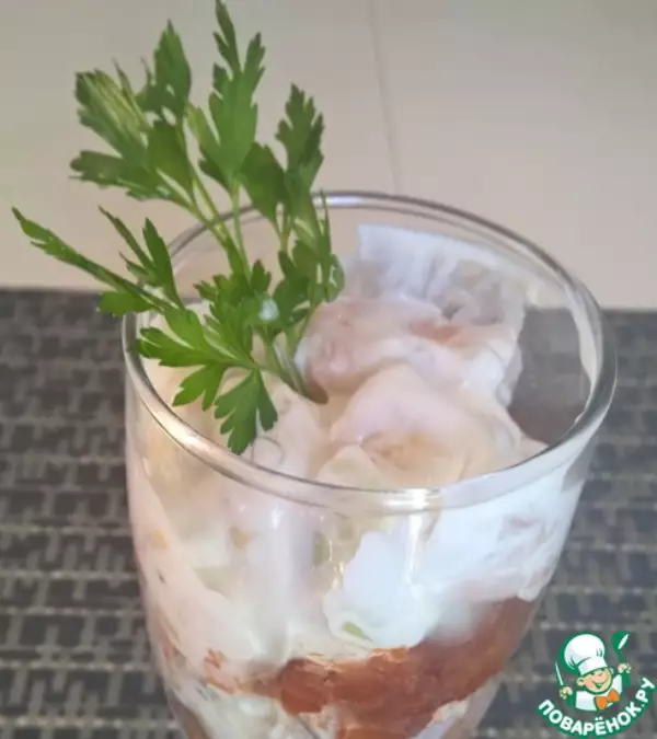 креветочный салат коктейль с красным снегом