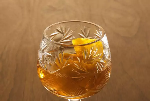 коктейль золотой сазерак golden sazerac