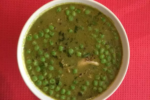 перуанский куриный суп с кинзой и киноа aguadito de pollo