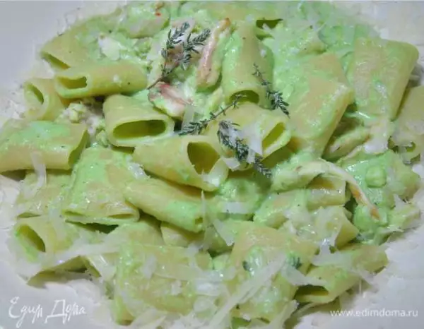 неаполитанская паста с рыбой и зеленым горошком