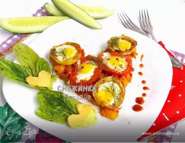 сердечная яичница из перепелиных яиц с овощами