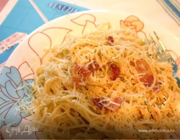 спагетти карбонара spaghetti carbonara