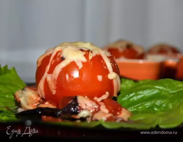 помидоры фаршированные баклажанами под сыром джюгас