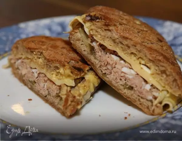 горячий бутерброд с тунцом и сыром по орегонски