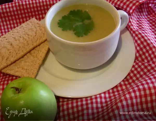 крем суп с цикорием зеленым яблоком и карри