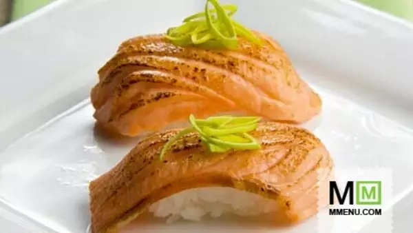 абури саамон суши с обжаренной семгой