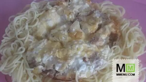 спагетти с мясом в ананасово сырной корочке