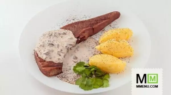телячий язык на гриле с грибным соусом и картофельным пюре