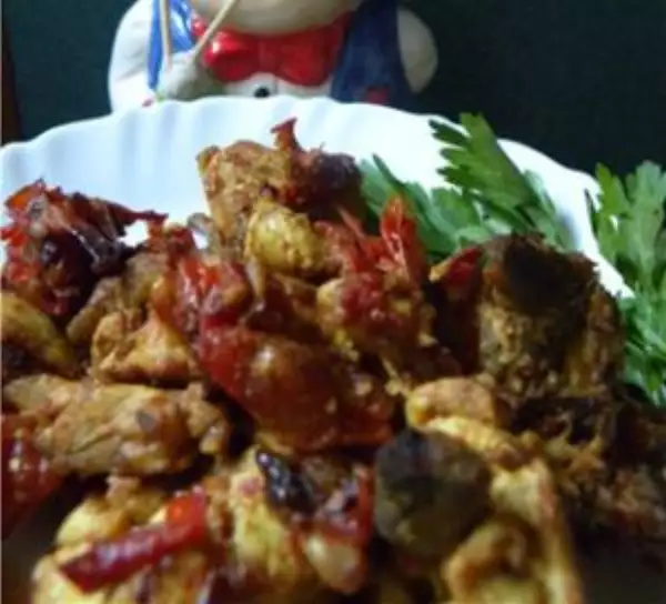 курица с помидорами в соусе карри tamatar murghi