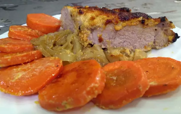 мясо в духовке в чесночном коконе со сливочной морковкой