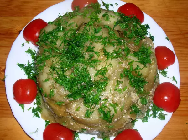 салат из печеных баклажанов с грецкими орехами и травами по гречески