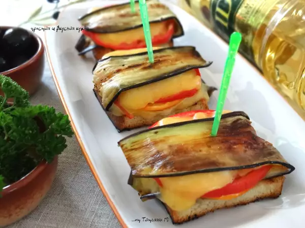 закусочные бутерброды с баклажаном и мандариновой ноткой