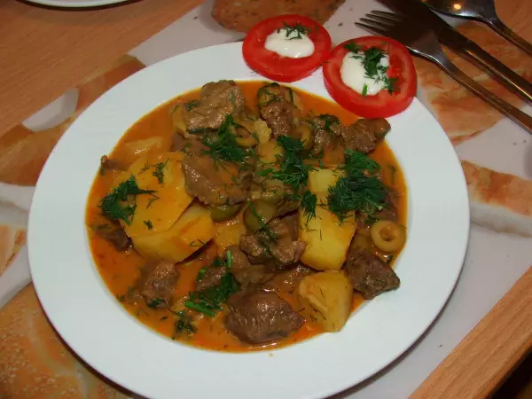 говядина тушеная с оливками и картофелем кажется по мароккански