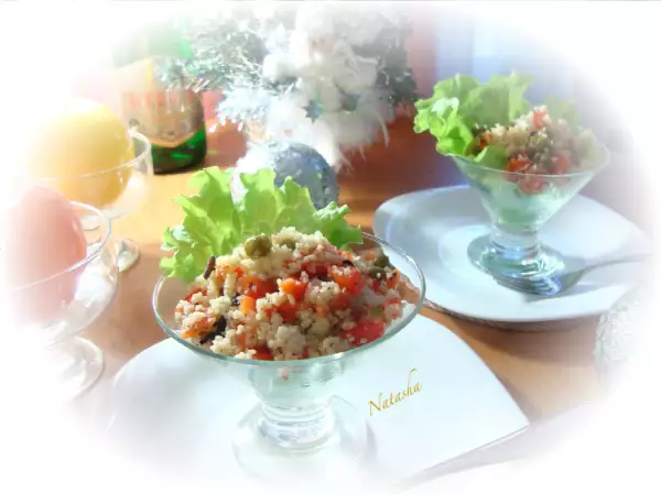салат с кус кусом и копчёной форелью