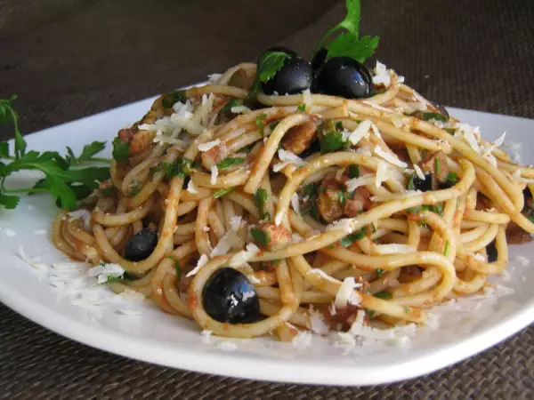 спагетти с анчоусами spaghetti alla puttanesca