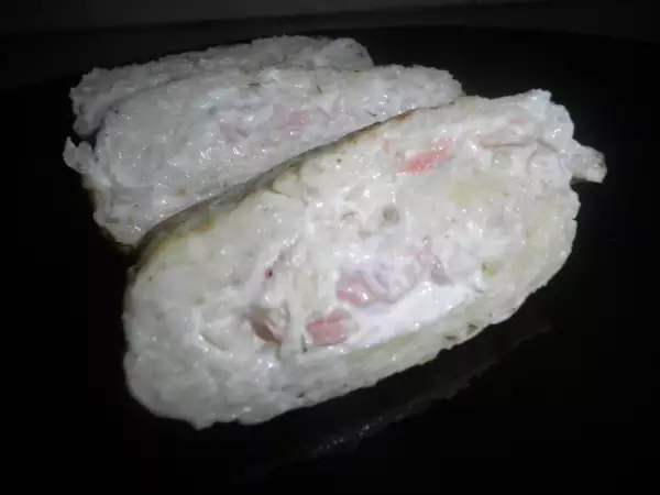 картофельный рулет с лососем и сыром