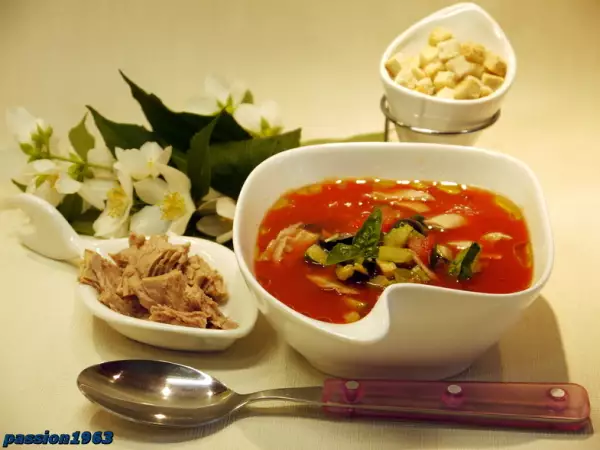 холодный томатно овощной суп с тунцом вкусное лето