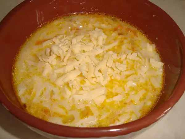 суп из скумбрии с грибами и сыром