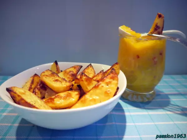печеная розмариновая картошка с апельсиновым соусом сальсей