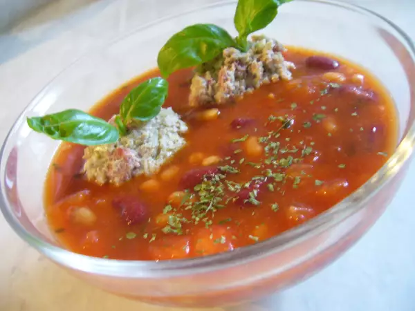 томатный суп пюре с фасолью а la cilli con carne