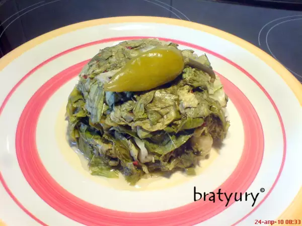 салат маринованный с липовыми листьями