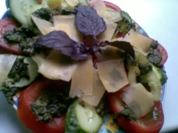 летние овощи под базиликовым соусом